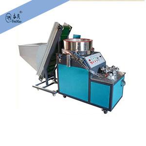 Automatic cap folding machine