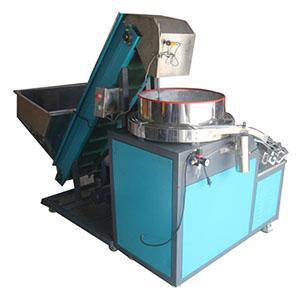 Automatic plastic bottle anti-theft cover production equipment